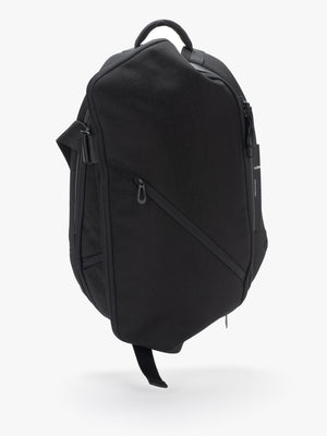 Isar M Round Carbon Black Backpack